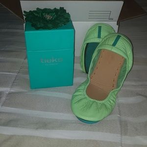 Tieks by gavrielli patent leather flats Mint color